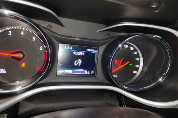Used Chevrolet Trax 2019 325T Automatic Fun Edition China VI Standard Odometer Close Up