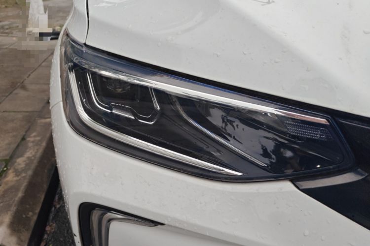 Used Chevrolet Trax 2019 Redline 335T CVT Top-Tier Model China VI Standard Right Front Headlight