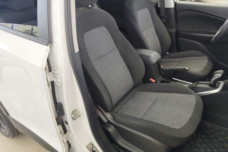 Used Chevrolet Trax 2019 Redline 335T CVT Trendy Version China VI Standard Right Front Seat