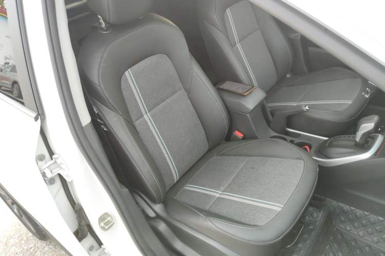 Used Chevrolet Trax 2019 325T Automatic Fun Edition China VI Standard Right Front Seat