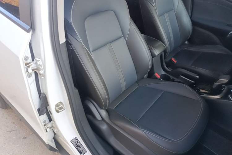 Used Chevrolet Trax 2019 Redline 335T CVT Luxury Edition China VI Standard Right Front Seat