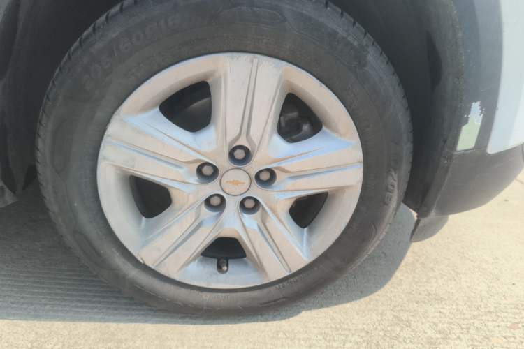 Used Chevrolet Trax 2019 325T Automatic Sport Edition China VI Standard Right Front Wheel Hub