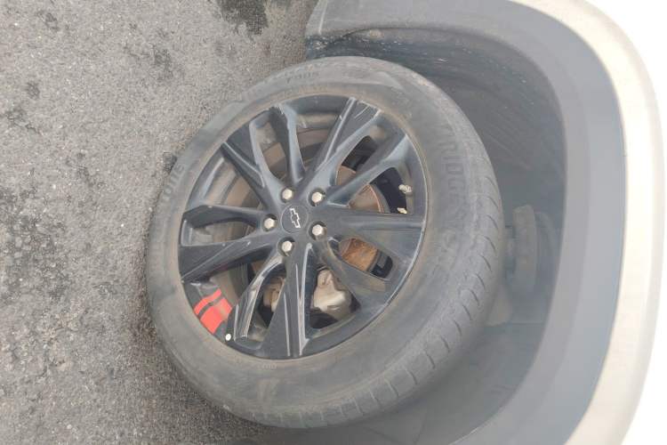Used Chevrolet Trax 2019 Redline 325T Automatic Fun Edition China VI Standard Right Front Wheel Hub
