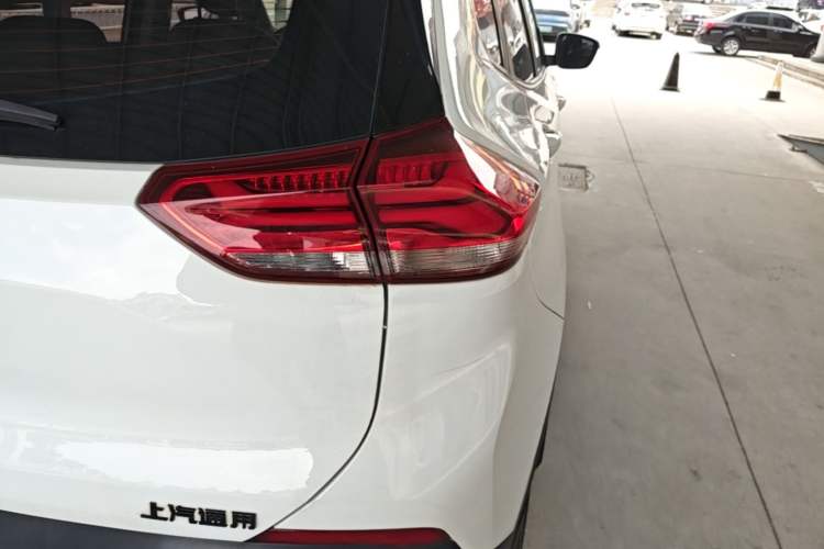 Used Chevrolet Trax 2019 Redline 335T CVT Top-Tier Model China VI Standard Right Rear Taillight