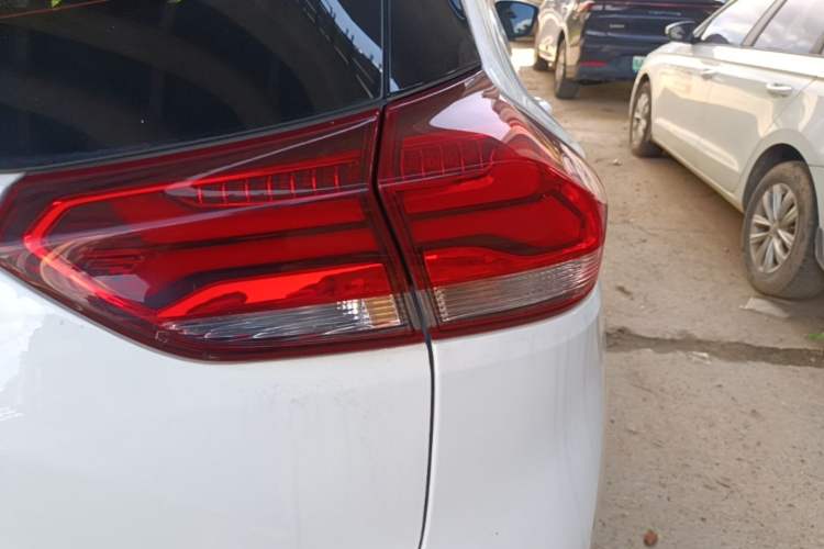 Used Chevrolet Trax 2019 Redline 335T CVT Luxury Edition China VI Standard Right Rear Taillight