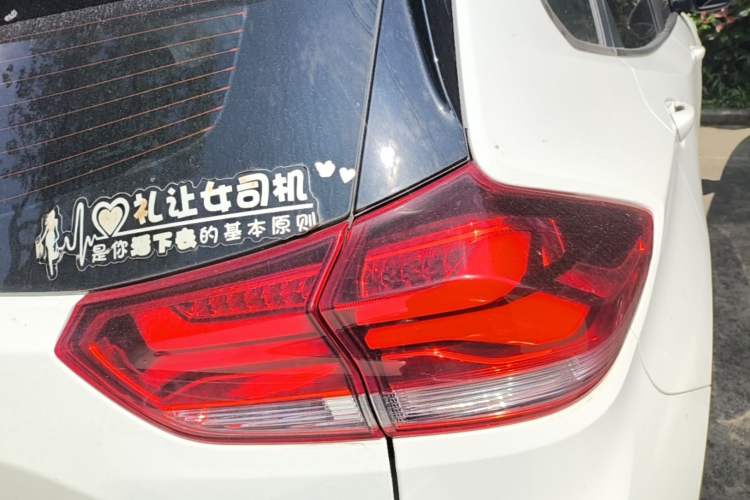 Used Chevrolet Trax 2019 Redline 325T Automatic Fun Edition China VI Standard Right Rear Taillight