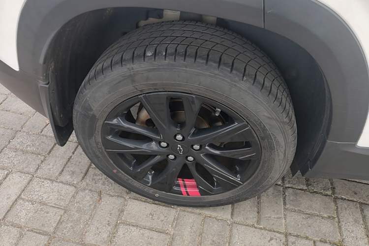 Used Chevrolet Trax 2019 Redline 325T Automatic Fun Edition China VI Standard Right Rear Wheel Hub