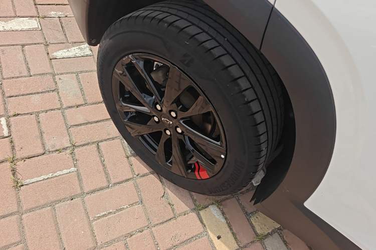 Used Chevrolet Trax 2019 Redline 325T Automatic Fun Edition China VI Standard Right Rear Wheel Hub