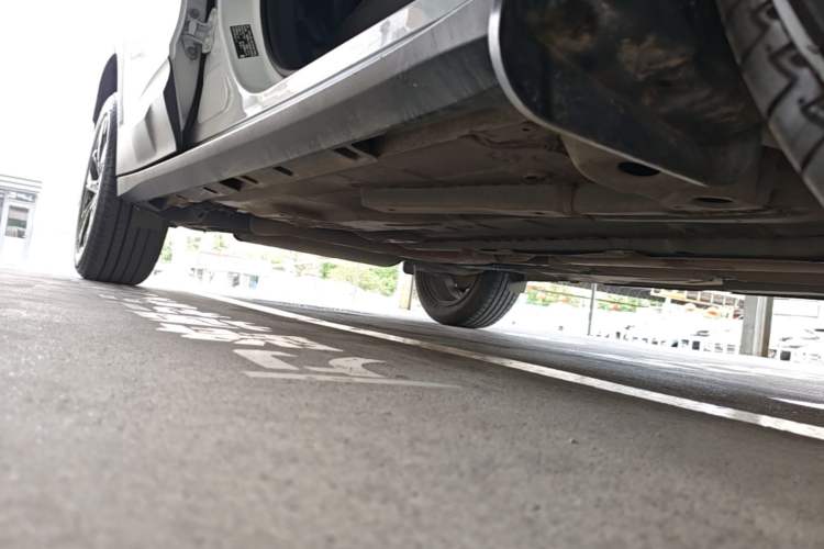 Used Chevrolet Trax 2019 Redline 335T CVT Top-Tier Model China VI Standard Right Side Sill