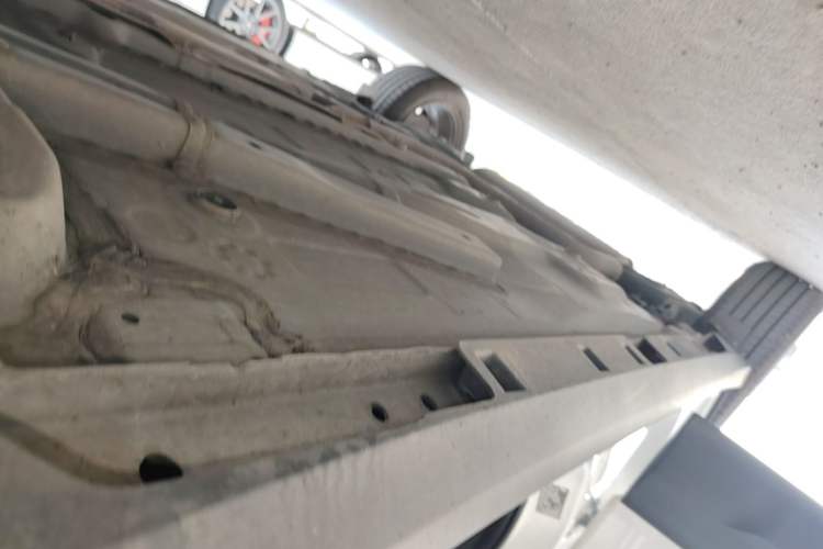 Used Chevrolet Trax 2019 Redline 335T CVT Top-Tier Model China VI Standard Right Side Sill