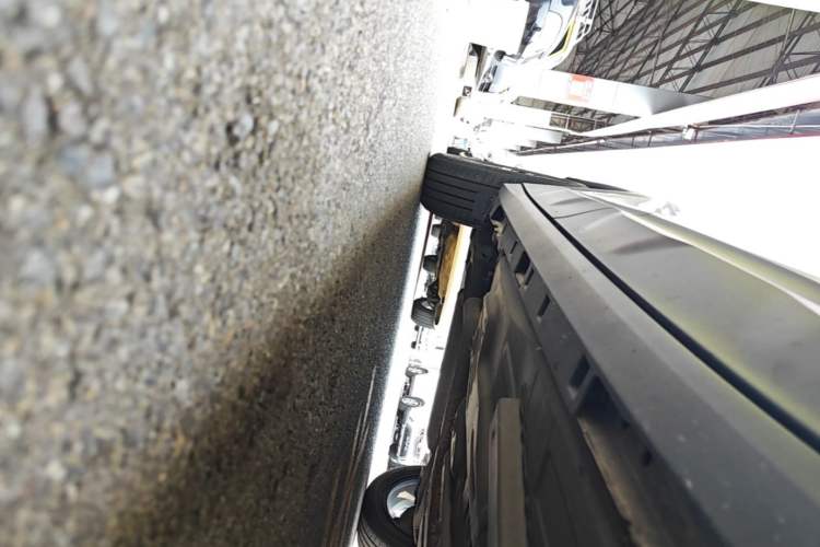 Used Chevrolet Trax 2019 Redline 335T CVT Top-Tier Model China VI Standard Right Side Sill