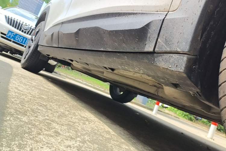 Used Chevrolet Trax 2019 Redline 325T Automatic Fun Edition China VI Standard Right Side Sill