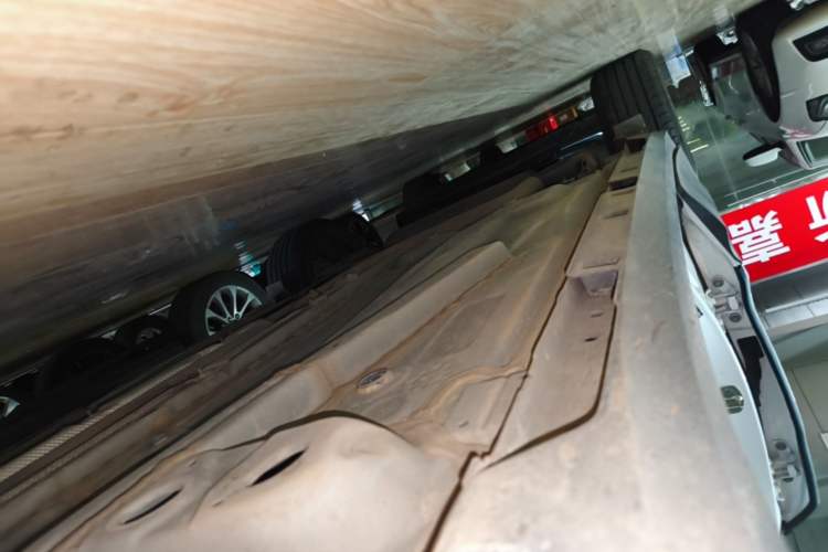 Used Chevrolet Trax 2019 Redline 335T CVT Top-Tier Model China VI Standard Right Side Sill