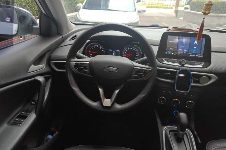 Used Chevrolet Trax 2019 Redline 335T CVT Top-Tier Model China VI Standard Steering Wheel