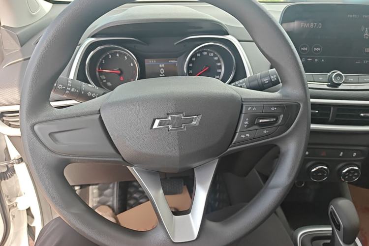 Used Chevrolet Trax 2019 Redline 325T Automatic Fun Edition China VI Standard Steering Wheel