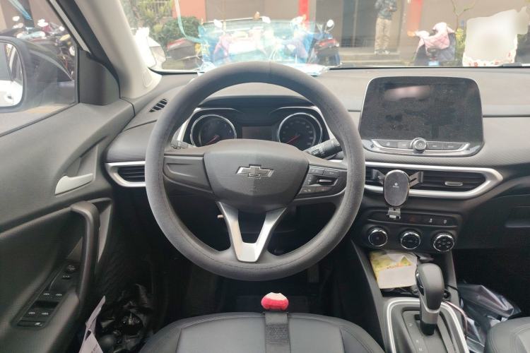 Used Chevrolet Trax 2019 Redline 325T Automatic Fun Edition China VI Standard Steering Wheel