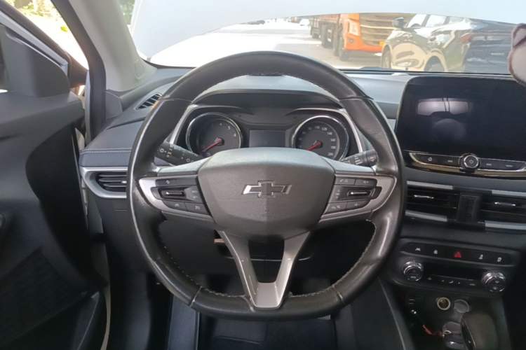 Used Chevrolet Trax 2019 Redline 335T CVT Luxury Edition China VI Standard Steering Wheel