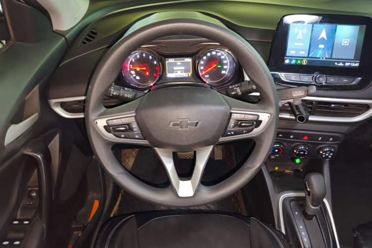 Used Chevrolet Trax 2019 Redline 335T CVT Top-Tier Model China VI Standard Steering Wheel