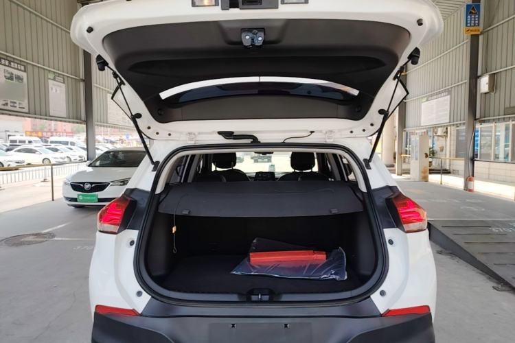 Used Chevrolet Trax 2019 Redline 335T CVT Top-Tier Model China VI Standard Trunk