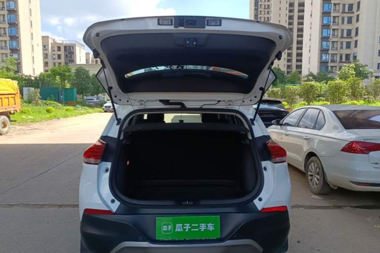Used Chevrolet Trax 2019 Redline 335T CVT Luxury Edition China VI Standard Trunk