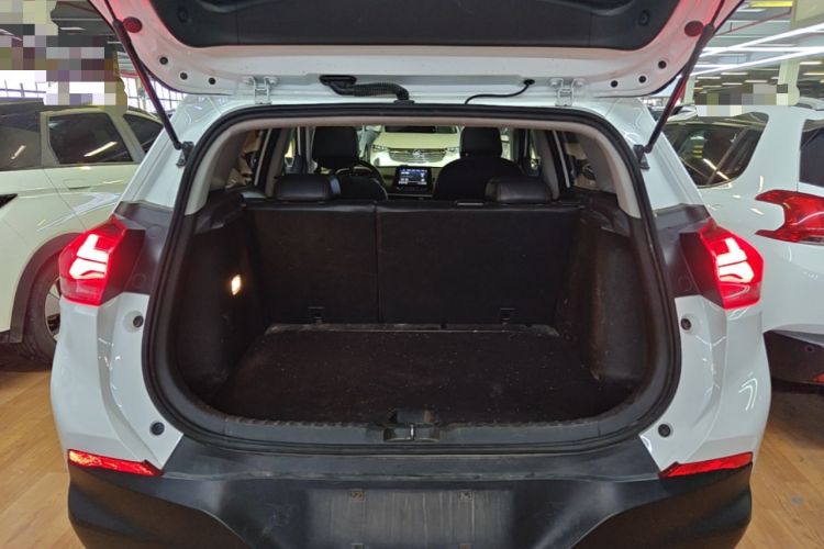 Used Chevrolet Trax 2019 Redline 335T CVT Top-Tier Model China VI Standard Trunk