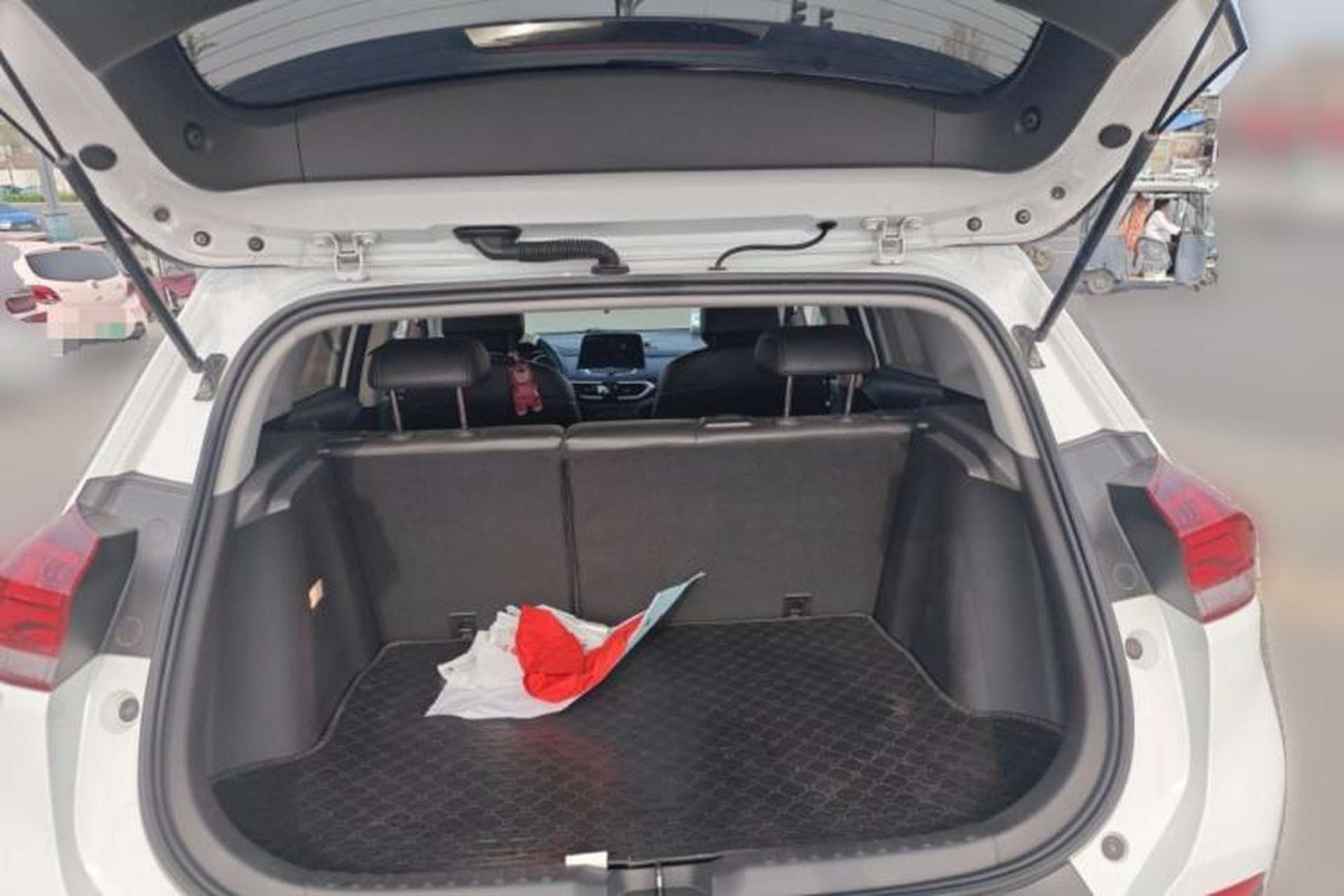 Used Chevrolet Trax 2019 Redline 325T Automatic Fun Edition China VI Standard Trunk