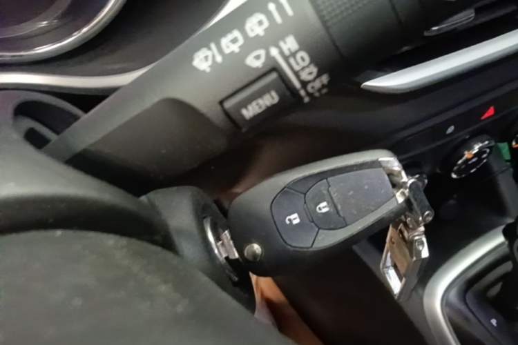 Used Chevrolet Trax 2019 325T Automatic Sport Edition China VI Standard Vehicle Key