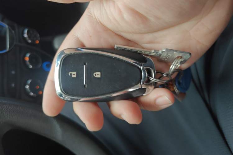 Used Chevrolet Trax 2019 Redline 335T CVT Top-Tier Model China VI Standard Vehicle Key