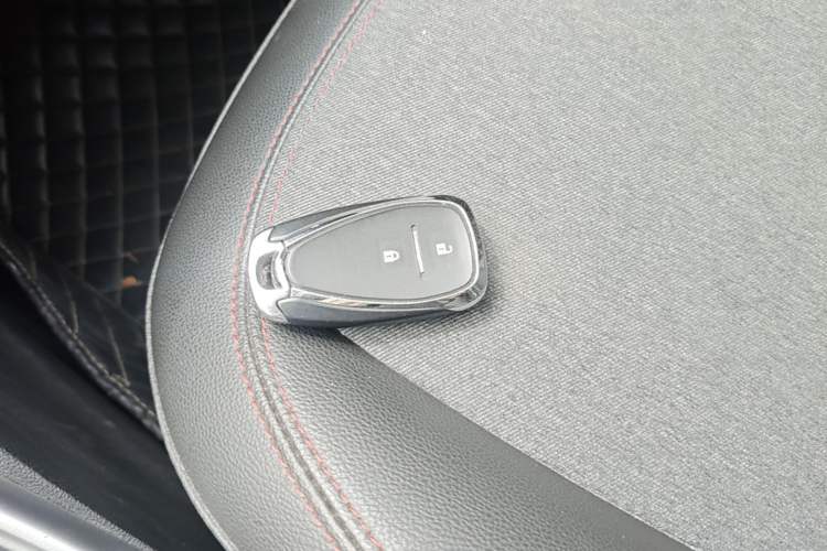 Used Chevrolet Trax 2019 Redline 325T Automatic Fun Edition China VI Standard Vehicle Key