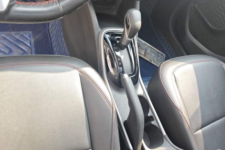 Used Chevrolet Trax 2021 Redline 335T CVT Luxury Edition China VI Standard Gear Lever