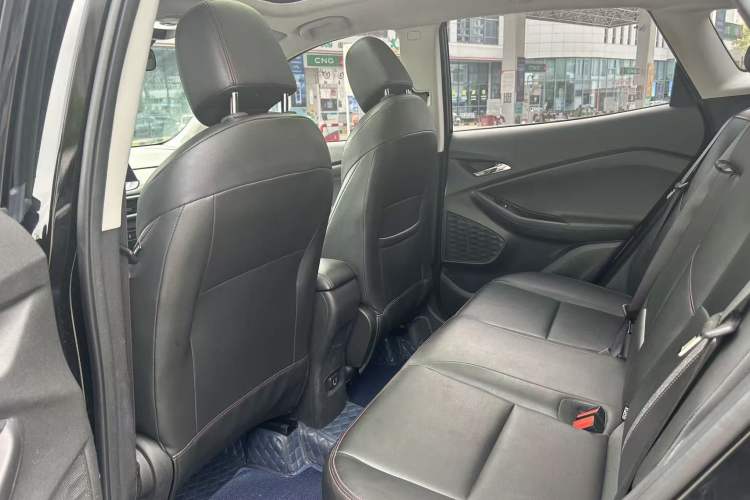 Used Chevrolet Trax 2021 Redline 335T CVT Luxury Edition China VI Standard Interior 3