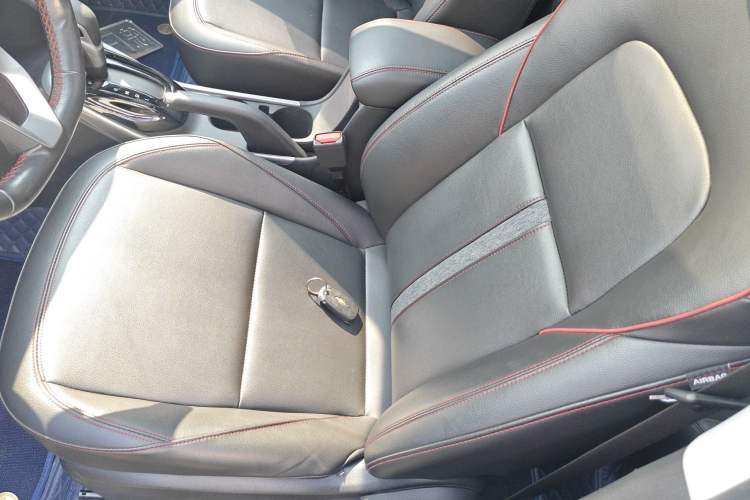 Used Chevrolet Trax 2021 Redline 335T CVT Luxury Edition China VI Standard Left Front Seat