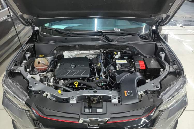 Used Chevrolet Trax 2021 Redline 335T CVT Top-Tier Model China VI Standard Engine Bay