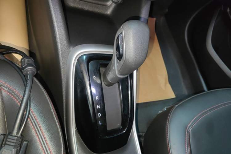 Used Chevrolet Trax 2021 Redline 335T CVT Top-Tier Model China VI Standard Gear Lever