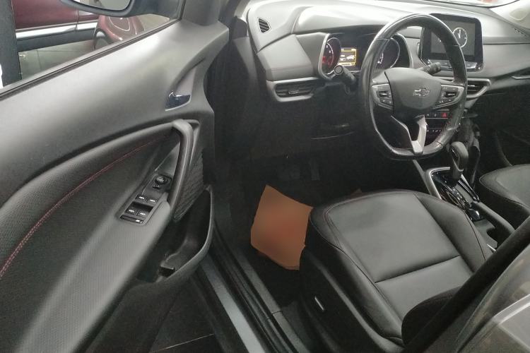 Used Chevrolet Trax 2021 Redline 335T CVT Luxury Edition China VI Standard Interior 3