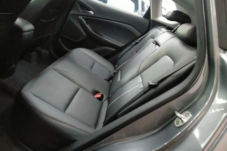 Used Chevrolet Trax 2021 Redline 335T CVT Luxury Edition China VI Standard Interior 4