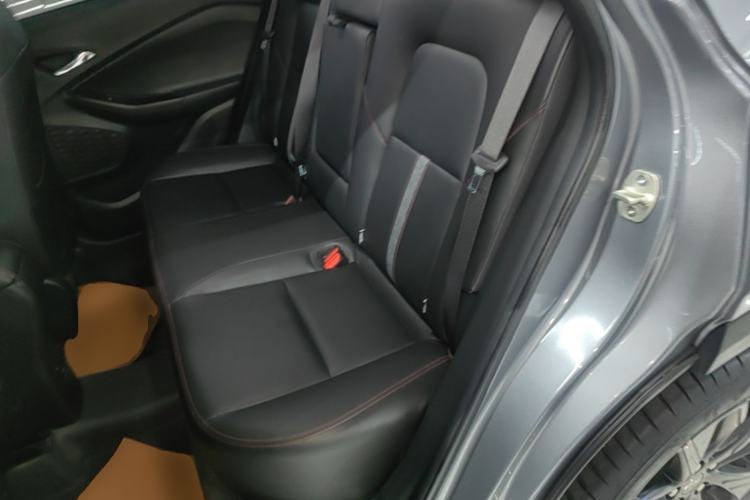 Used Chevrolet Trax 2021 Redline 335T CVT Top-Tier Model China VI Standard Left Rear Seat