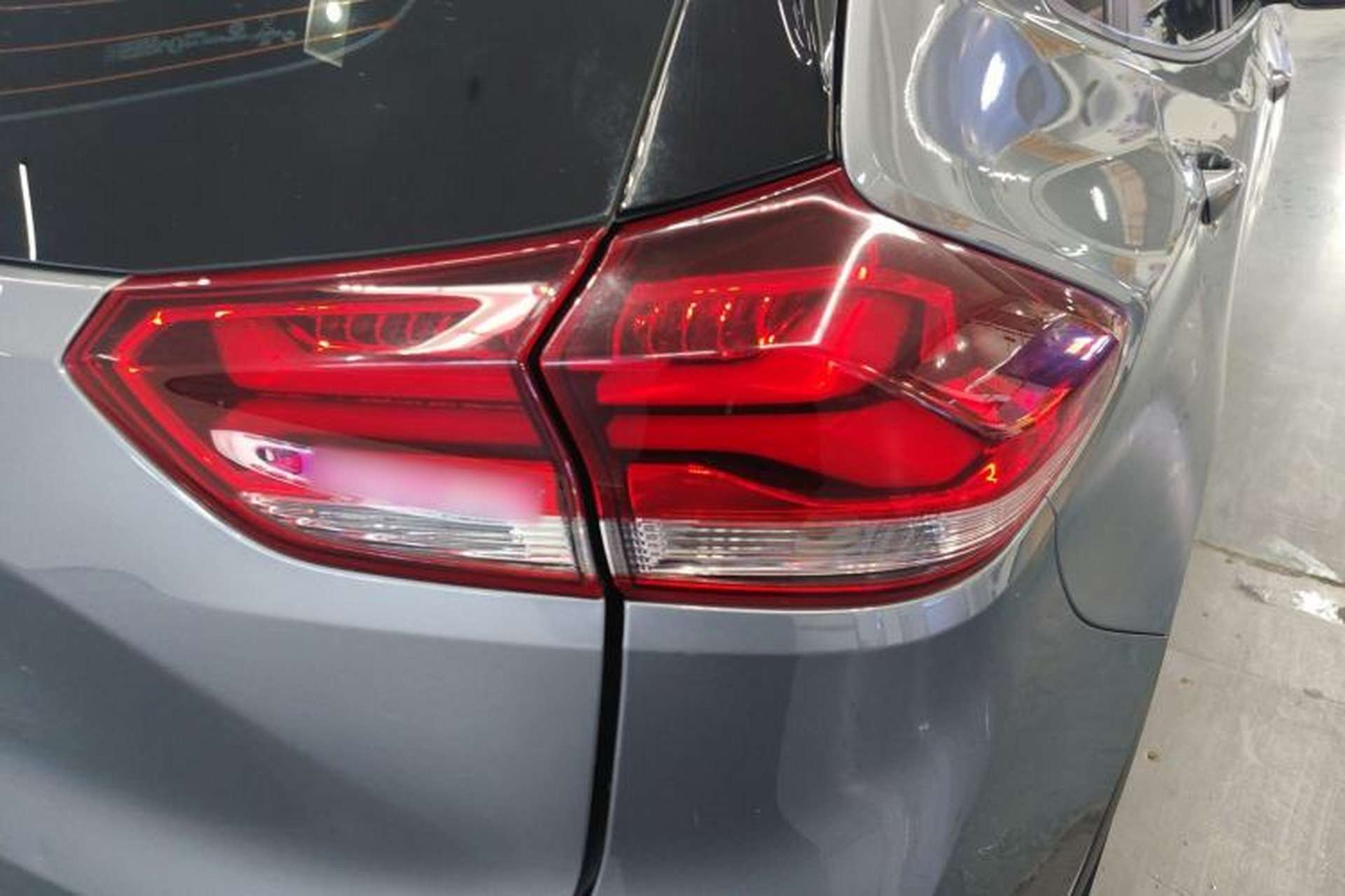 Used Chevrolet Trax 2021 Redline 335T CVT Top-Tier Model China VI Standard Right Rear Taillight