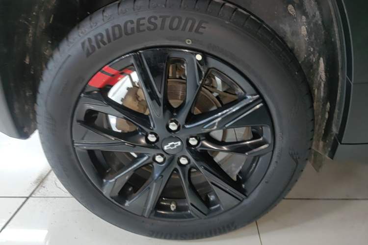 Used Chevrolet Trax 2021 Redline 335T CVT Top-Tier Model China VI Standard Right Rear Wheel Hub