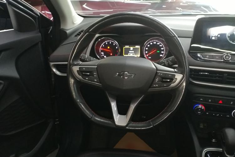 Used Chevrolet Trax 2021 Redline 335T CVT Luxury Edition China VI Standard Steering Wheel