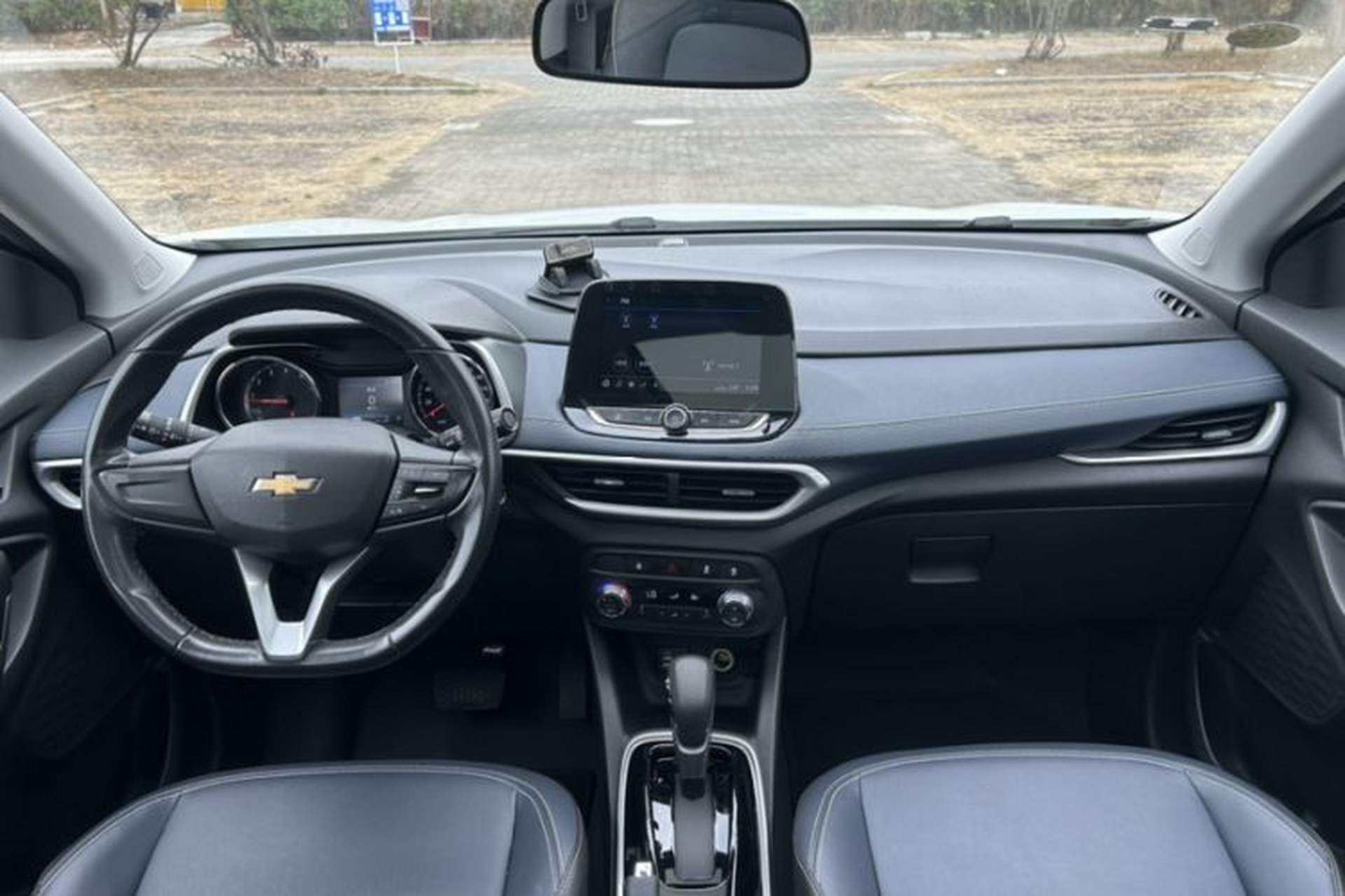 Used Chevrolet Trax 2021 325T Automatic Fun Edition China VI Standard Audio And AC Panel