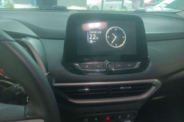 Used Chevrolet Trax 2021 Redline 335T CVT Top-Tier Model China VI Standard Audio And AC Panel