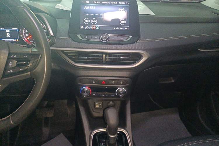 Used Chevrolet Trax 2021 325T Automatic Sport Edition China VI Standard Audio And AC Panel