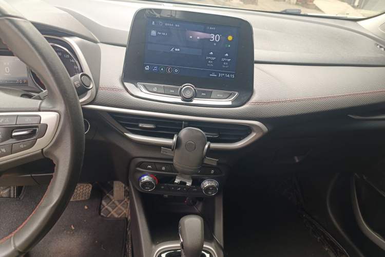 Used Chevrolet Trax 2021 Redline 335T CVT Luxury Edition China VI Standard Audio And AC Panel
