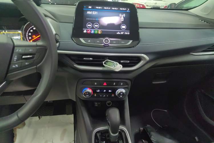 Used Chevrolet Trax 2021 325T Automatic Fun Edition China VI Standard Audio And AC Panel