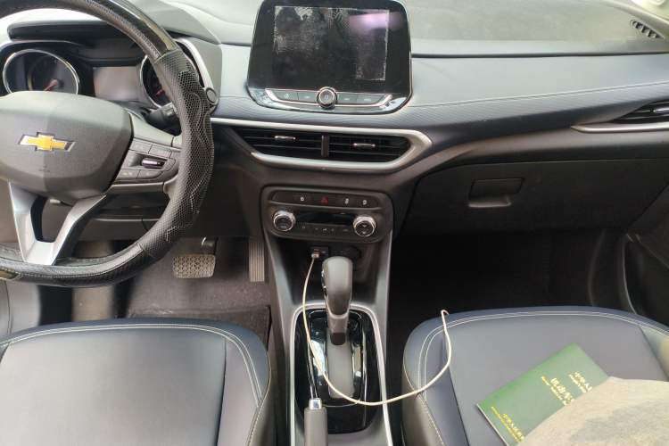 Used Chevrolet Trax 2021 325T Automatic Fun Edition China VI Standard Audio And AC Panel