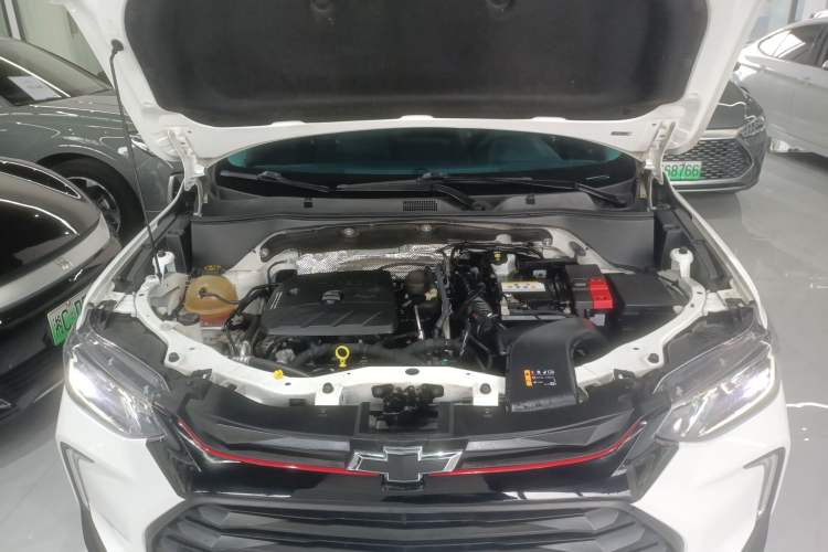 Used Chevrolet Trax 2021 Redline 335T CVT Top-Tier Model China VI Standard Engine Bay