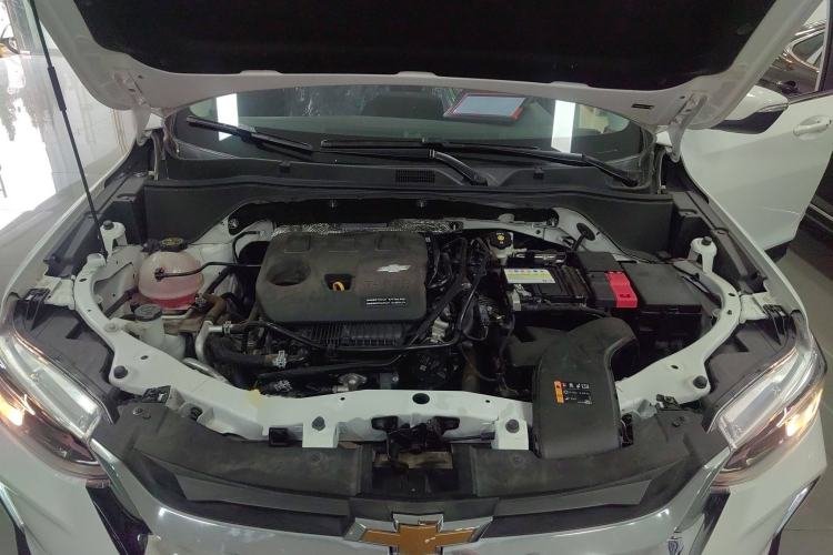 Used Chevrolet Trax 2021 325T Automatic Fun Edition China VI Standard Engine Bay