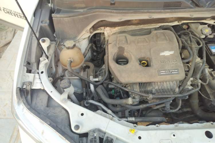Used Chevrolet Trax 2021 325T Automatic Fun Edition China VI Standard Engine Bay Right