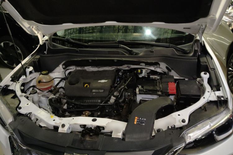 Used Chevrolet Trax 2021 325T Automatic Fun Edition China VI Standard Engine Bay
